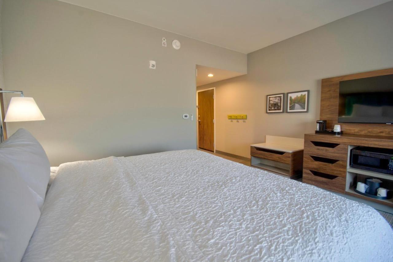 Hampton Inn Abingdon Buitenkant foto