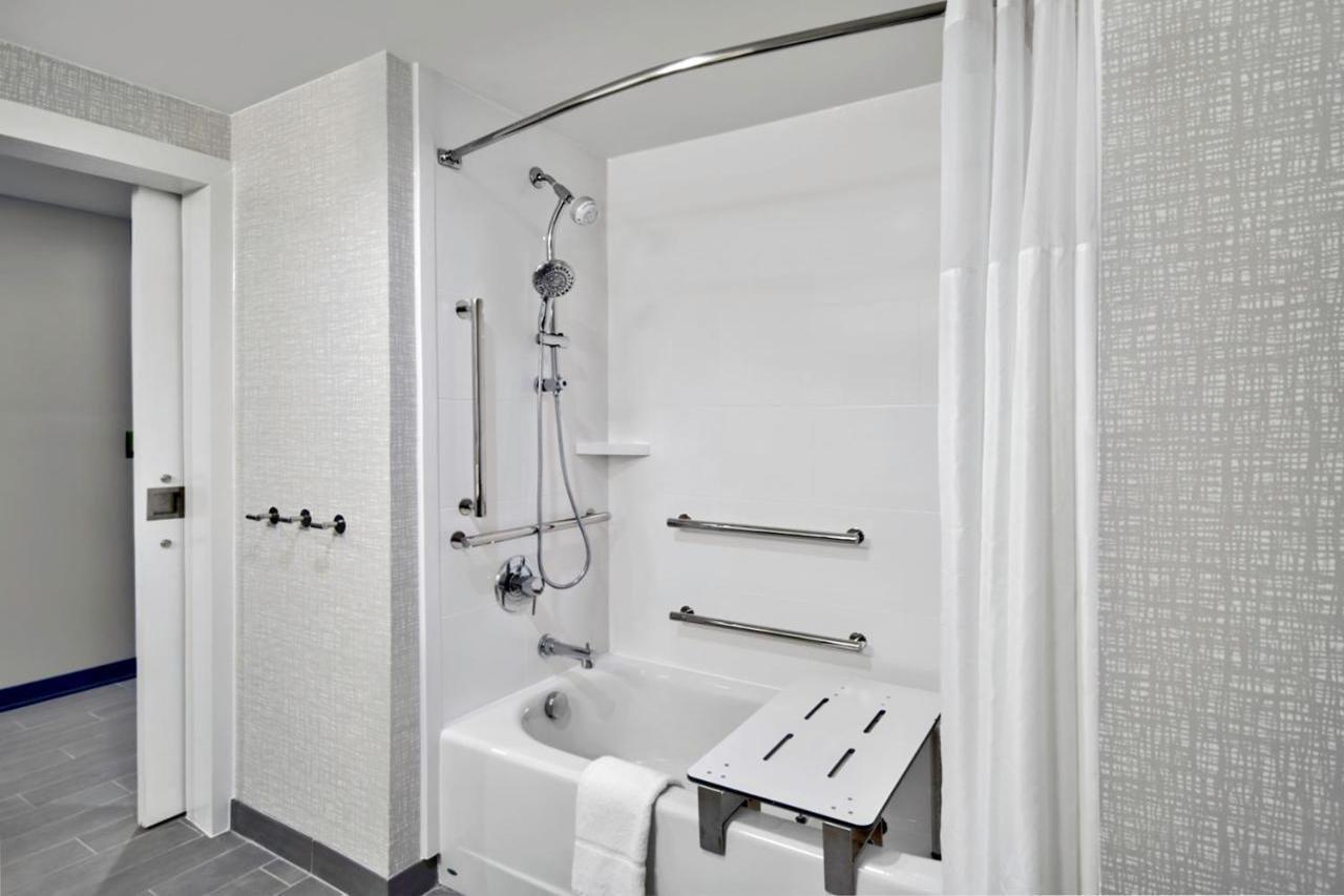 Hampton Inn Abingdon Buitenkant foto