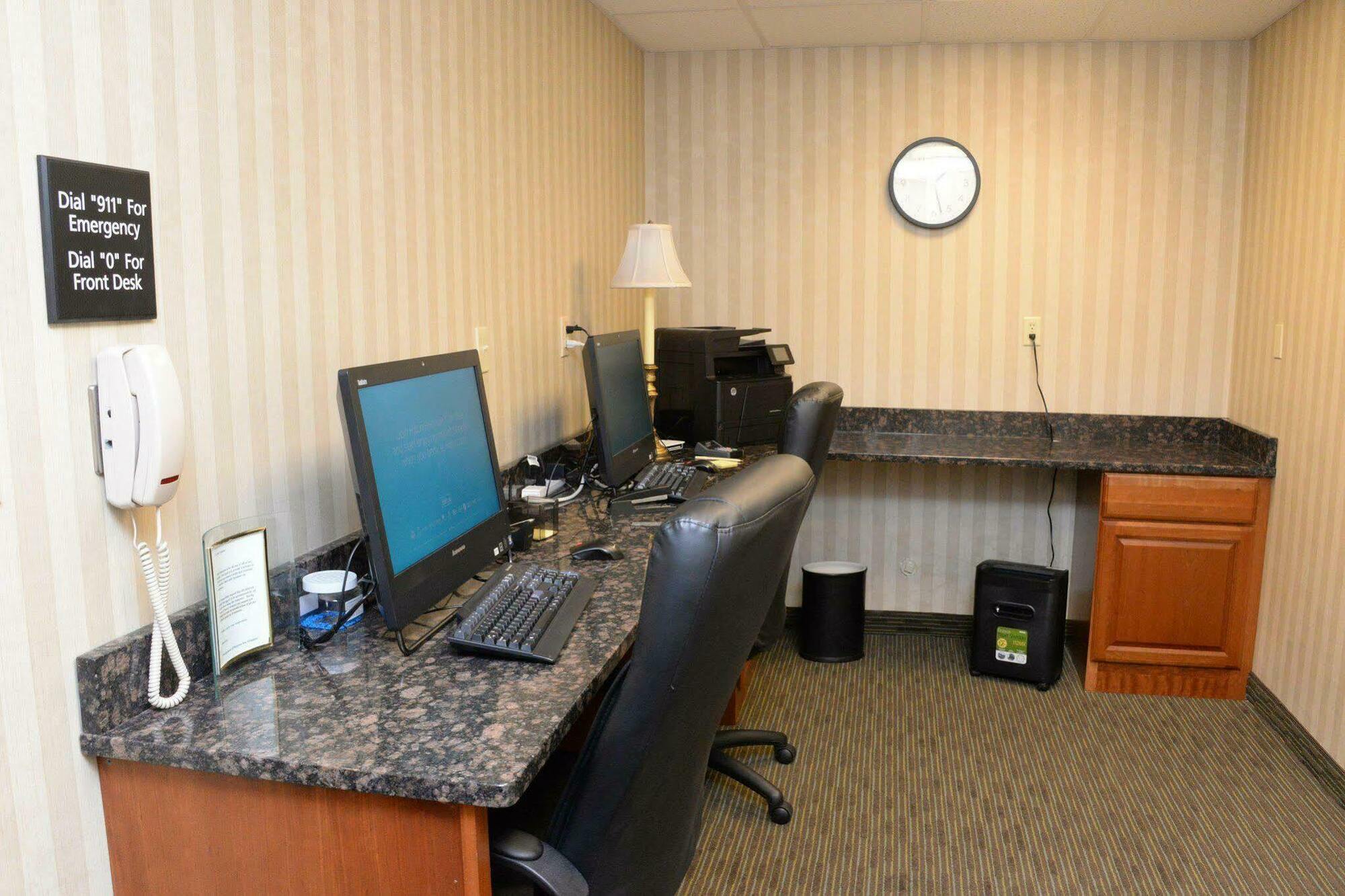 Hampton Inn Abingdon Buitenkant foto